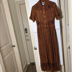 Elegant Brown Maxi Dress with Embroidery